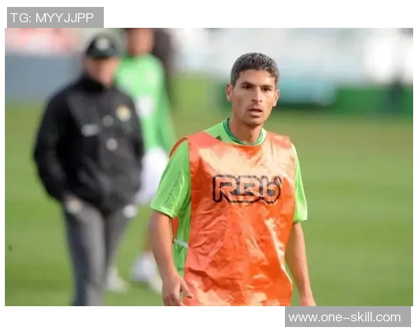 塞维利亚宣布签下西班牙国脚德乌洛费乌，开启全新篇章